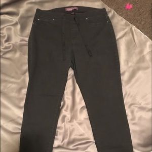 Gloria Vanderbilt Black Jeggings with Tie at waist